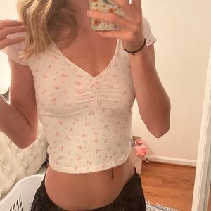 Brandy Melville floral t-shirt top